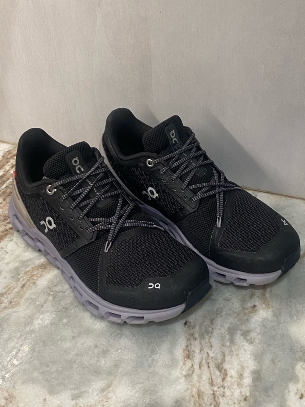 On Cloudstratus Running
Shoes Black Lilac Sz 8 NEW
INSOLES